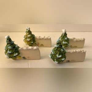 4 VINTAGE HAND PAINTED CHRISTMAS TREE CERAMIC PLACE SETTINGS